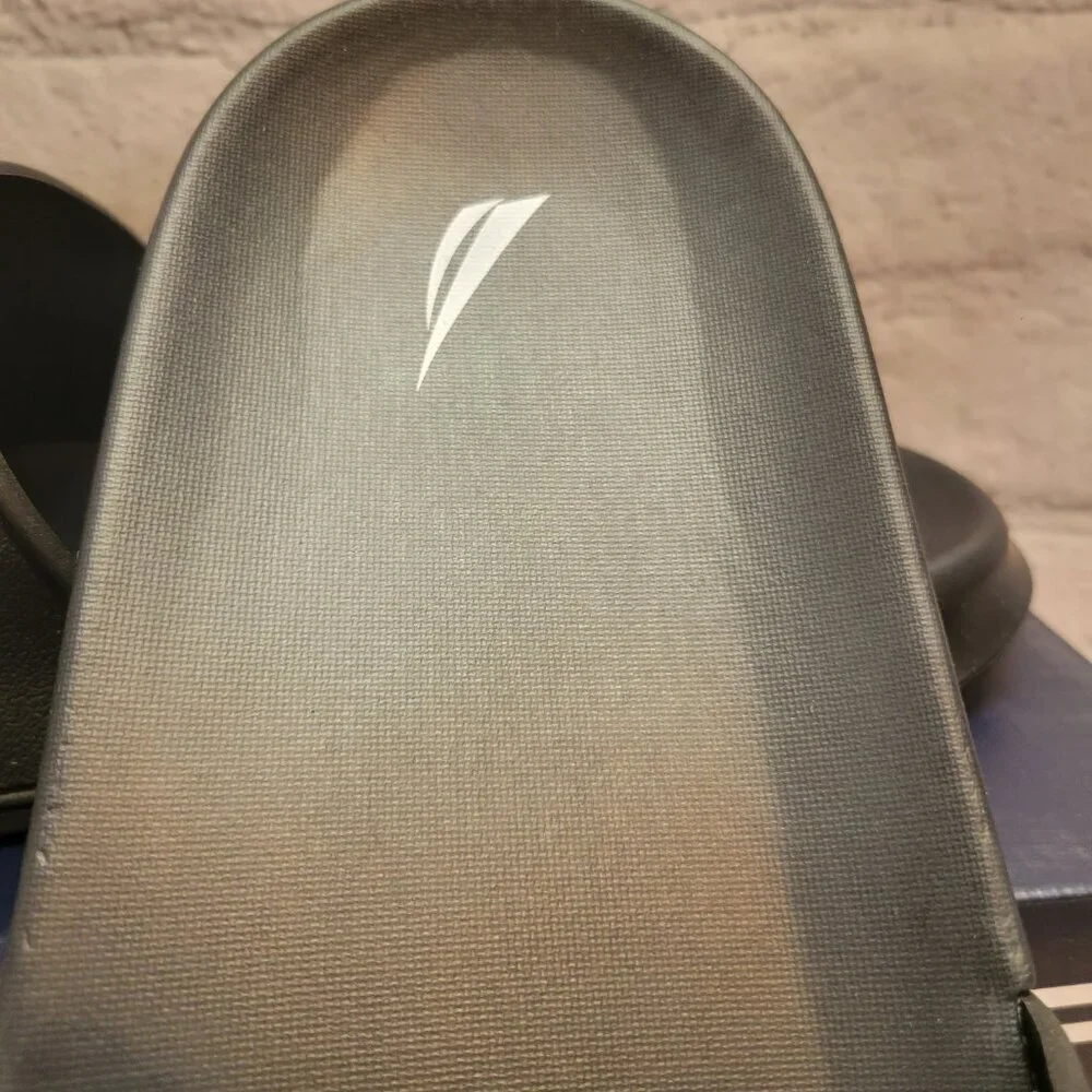 Nautica rubber slide